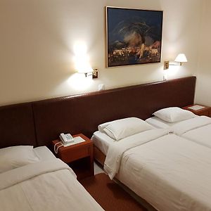 Chambre Standarde Triple
